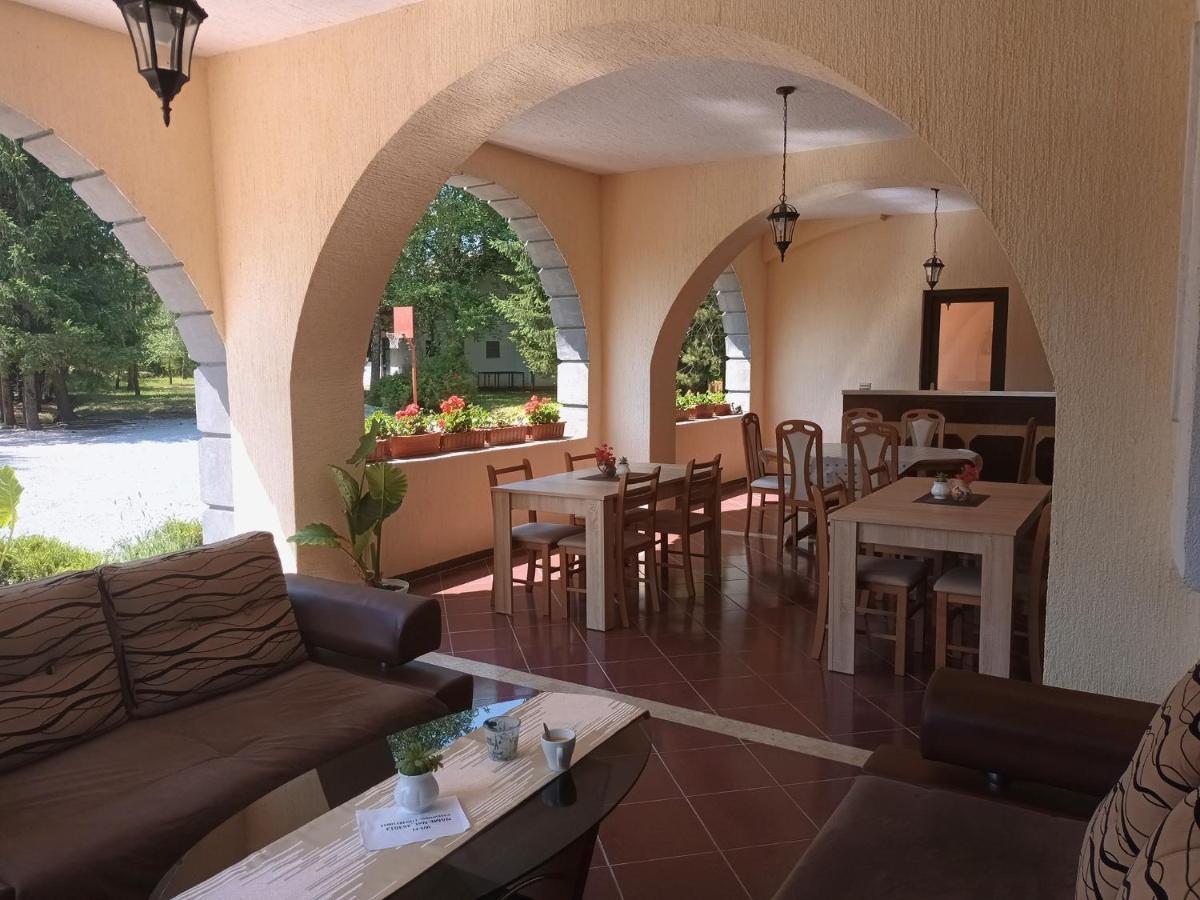 Vacation Home Keskic Velika Gata ภายนอก รูปภาพ