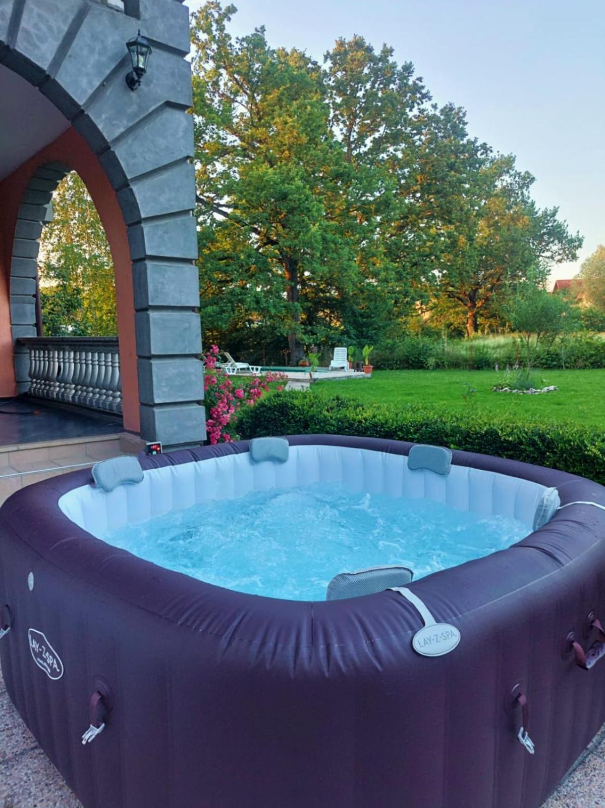 Vacation Home Keskic Velika Gata ภายนอก รูปภาพ