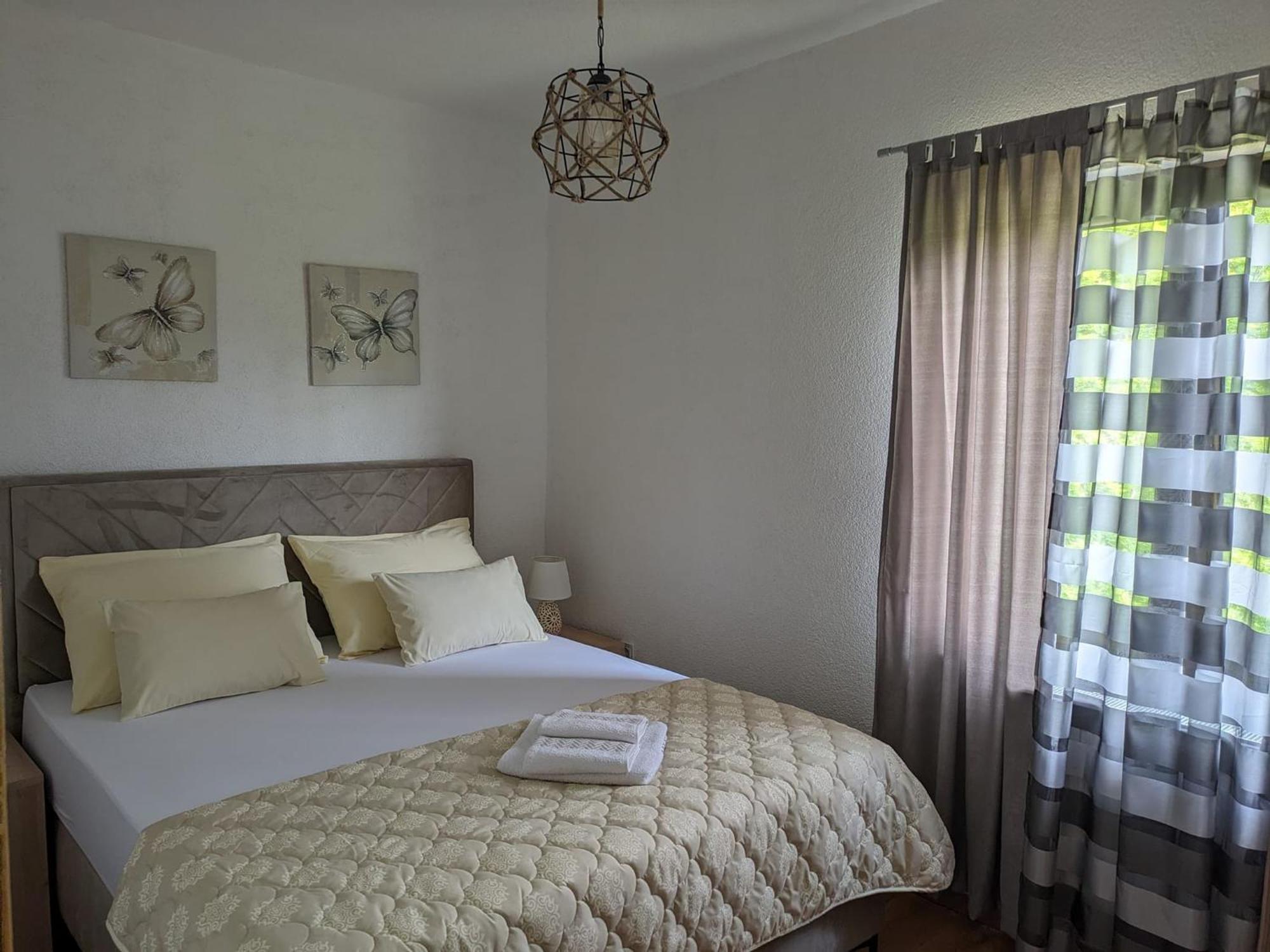 Vacation Home Keskic Velika Gata ภายนอก รูปภาพ