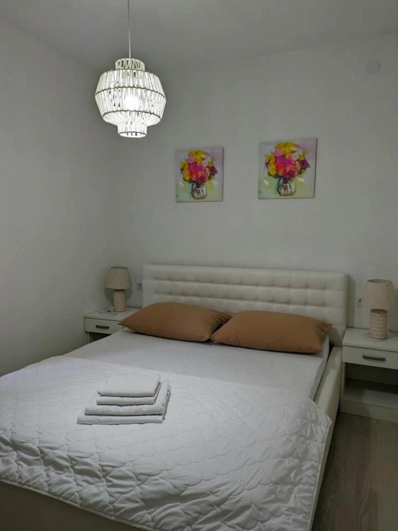 Vacation Home Keskic Velika Gata ภายนอก รูปภาพ